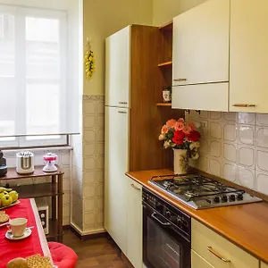 https://roma-termini-apartment.it-romehotels.com